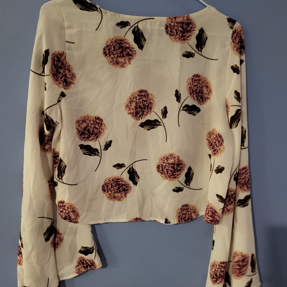 Black Bead Juniors M  Crop Blouse